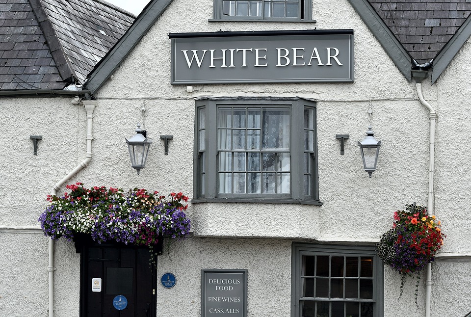 British Pub White Bear
